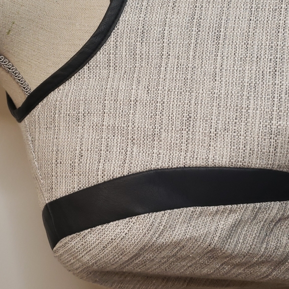 HARVE BENARD Cropped Linen Blazer with Faux Tweed Leather Trim - Picture 2 of 9